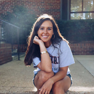 Meet your Posher, Abbey